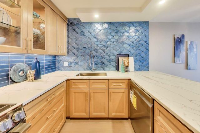 6007 N Sheridan Road 25E, Chicago, IL 60660