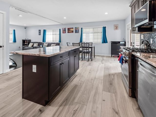 42 Ringgold St, Springfield, MA 01107