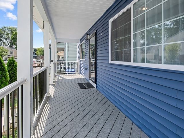 42 Ringgold St, Springfield, MA 01107