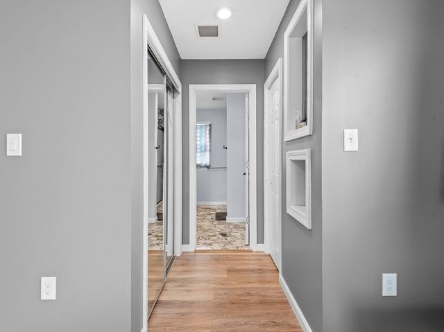 42 Ringgold St, Springfield, MA 01107
