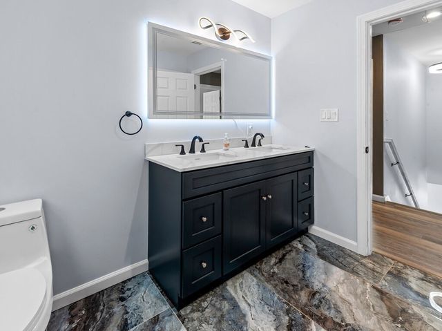 42 Ringgold St, Springfield, MA 01107