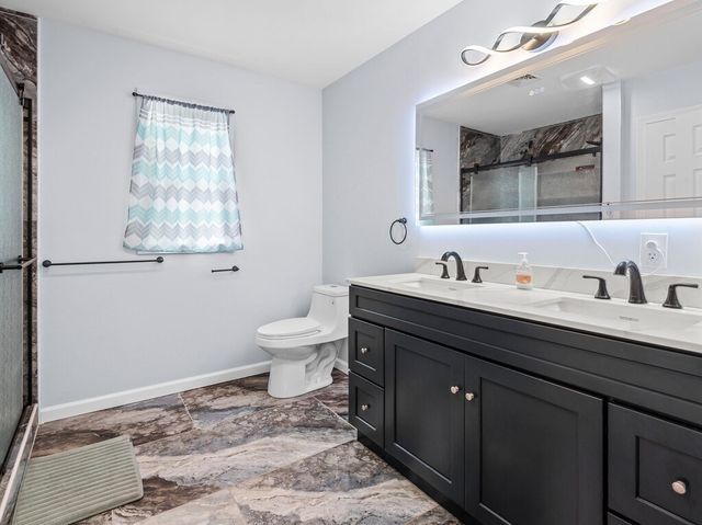 42 Ringgold St, Springfield, MA 01107