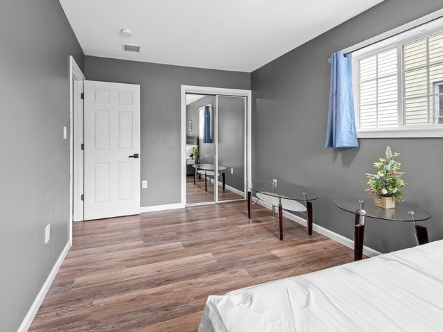 42 Ringgold St, Springfield, MA 01107