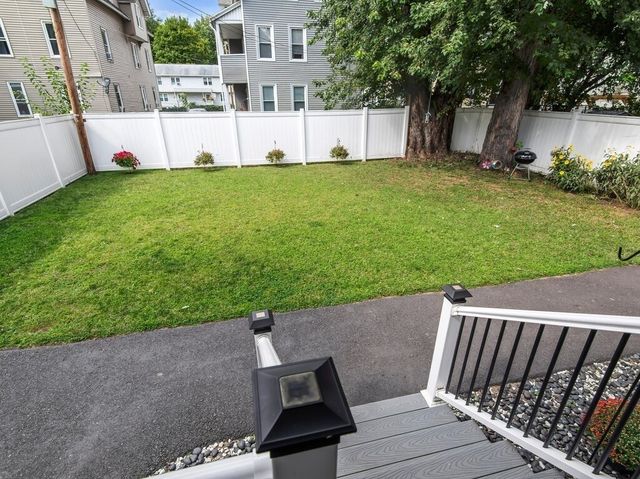 42 Ringgold St, Springfield, MA 01107
