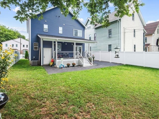 42 Ringgold St, Springfield, MA 01107