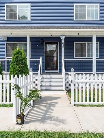 42 Ringgold St, Springfield, MA 01107