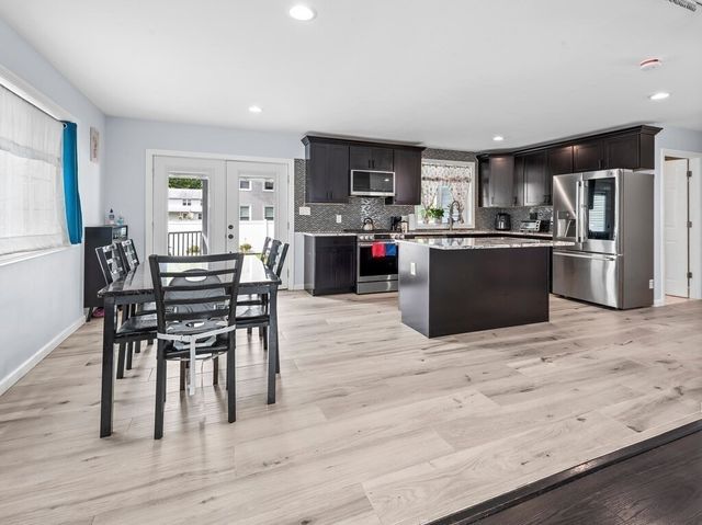 42 Ringgold St, Springfield, MA 01107