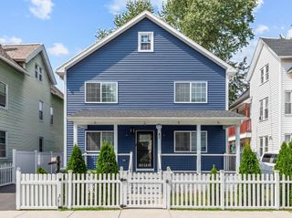 42 Ringgold St, Springfield, MA 01107