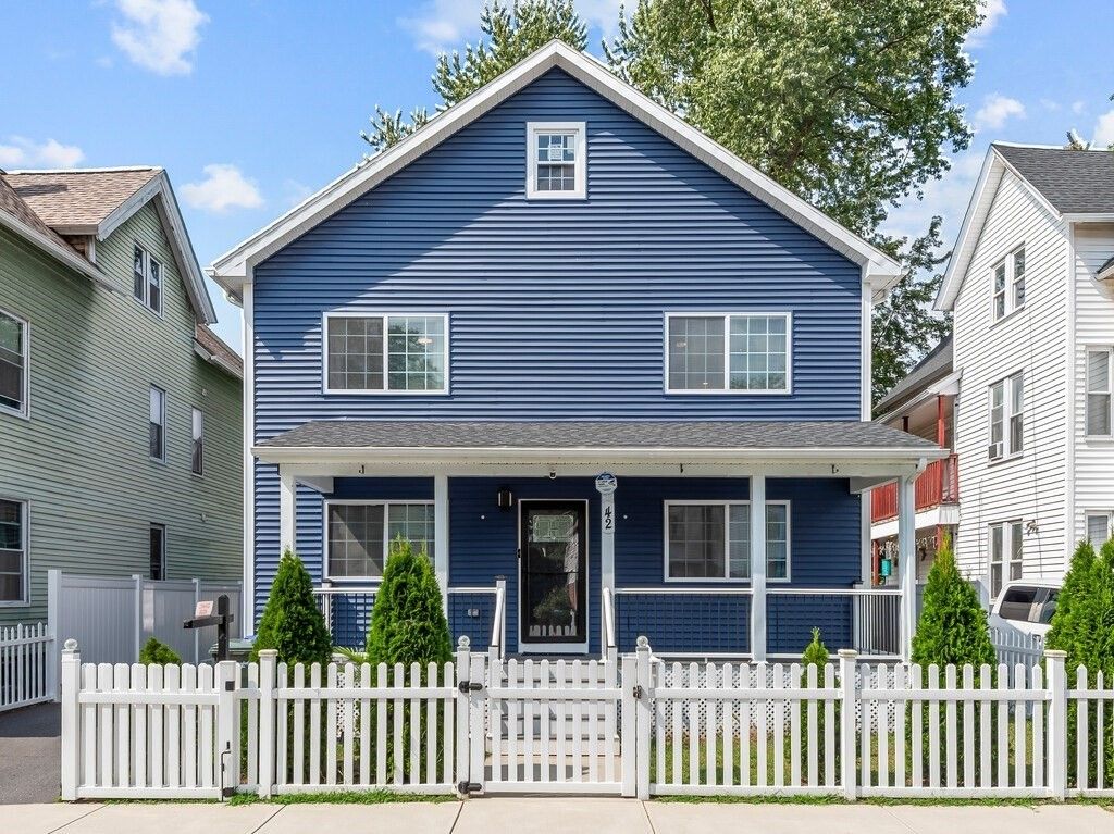 42 Ringgold St, Springfield, MA 01107