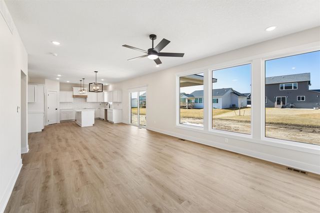 4656 177th Street, Urbandale, IA 50263