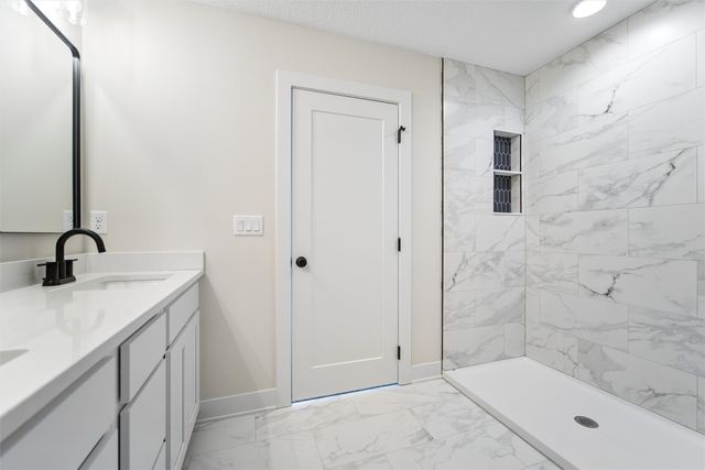 4656 177th Street, Urbandale, IA 50263