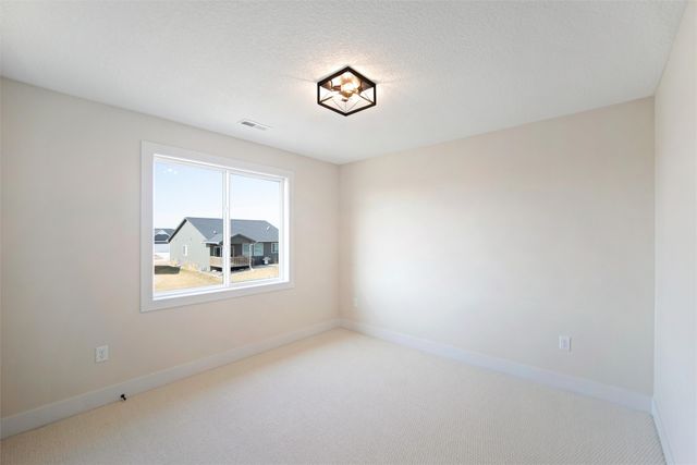 4656 177th Street, Urbandale, IA 50263