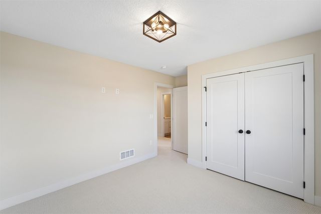 4656 177th Street, Urbandale, IA 50263