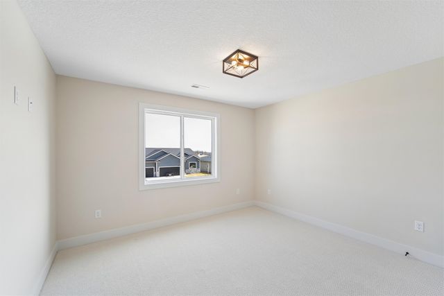 4656 177th Street, Urbandale, IA 50263