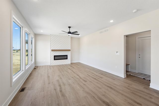 4656 177th Street, Urbandale, IA 50263