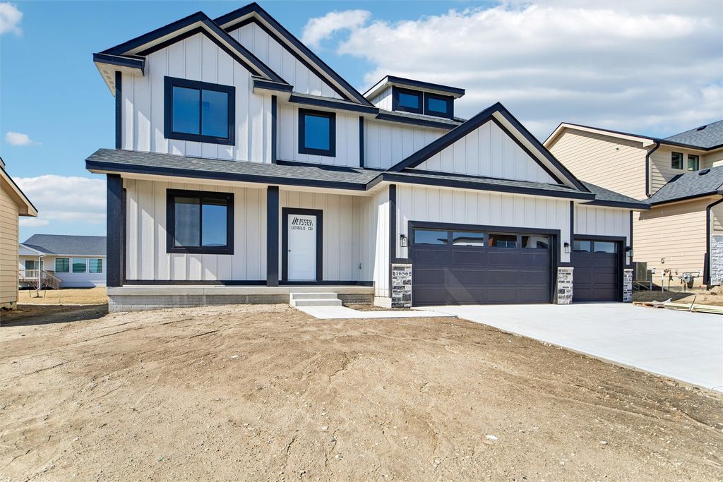 4656 177th Street, Urbandale, IA 50263