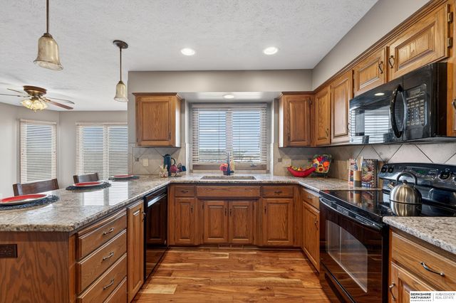 5512 S 166 Street, Omaha, NE 68135