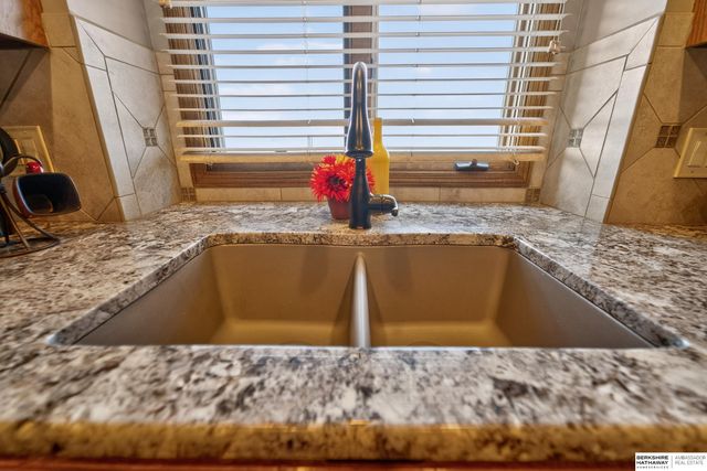 5512 S 166 Street, Omaha, NE 68135