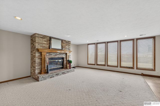 5512 S 166 Street, Omaha, NE 68135