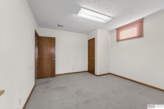 5512 S 166 Street, Omaha, NE 68135