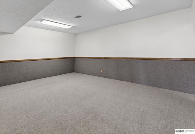 5512 S 166 Street, Omaha, NE 68135