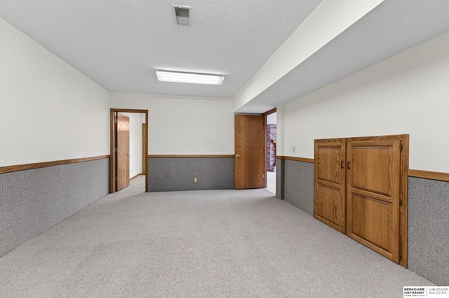 5512 S 166 Street, Omaha, NE 68135