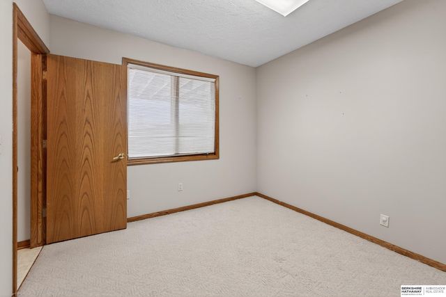 5512 S 166 Street, Omaha, NE 68135