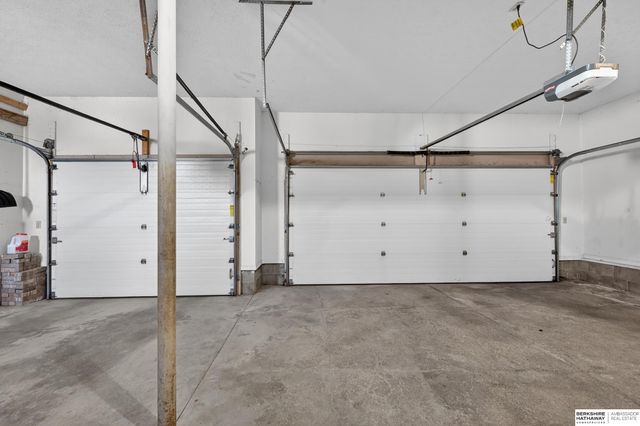 5512 S 166 Street, Omaha, NE 68135