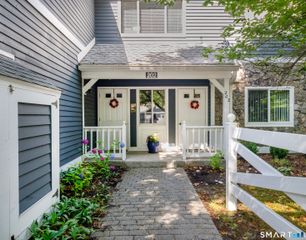 202 Windgate Circle E, Monroe, CT 06468