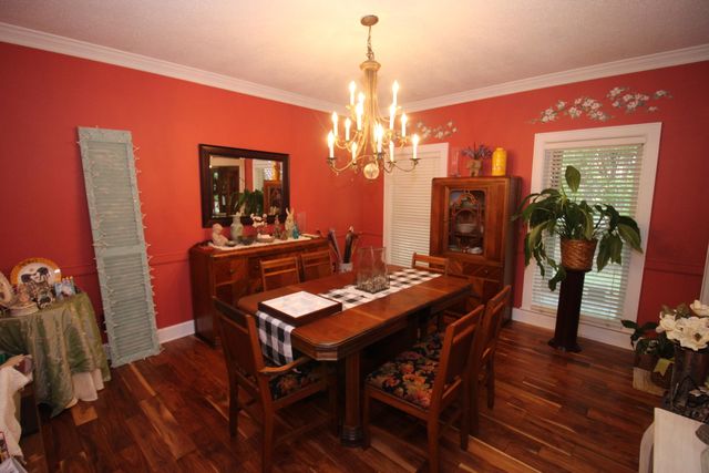 115 Dogwood Dr., Hattiesburg, MS 39402