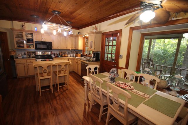 115 Dogwood Dr., Hattiesburg, MS 39402