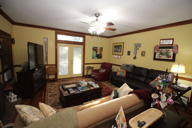 115 Dogwood Dr., Hattiesburg, MS 39402