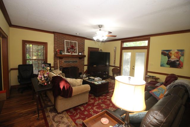 115 Dogwood Dr., Hattiesburg, MS 39402