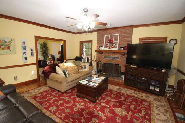 115 Dogwood Dr., Hattiesburg, MS 39402