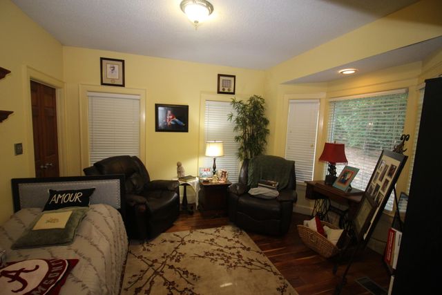 115 Dogwood Dr., Hattiesburg, MS 39402