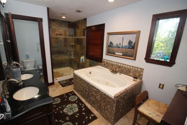 115 Dogwood Dr., Hattiesburg, MS 39402