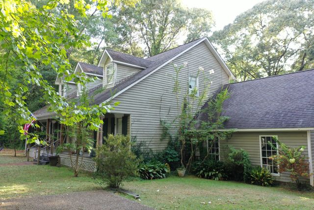 115 Dogwood Dr., Hattiesburg, MS 39402