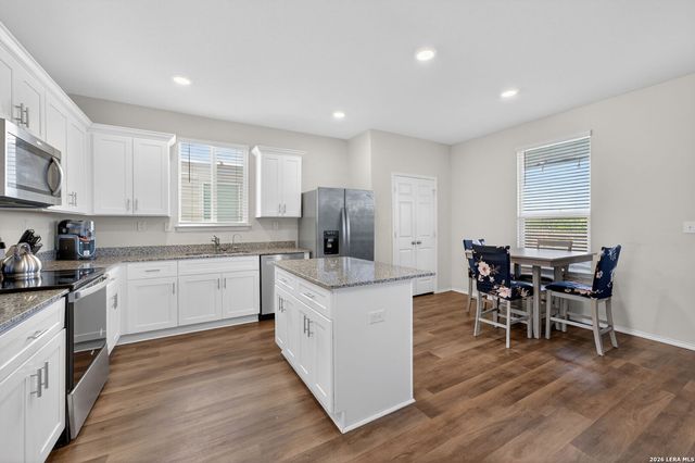 6907 Ashcat, Converse, TX 78109