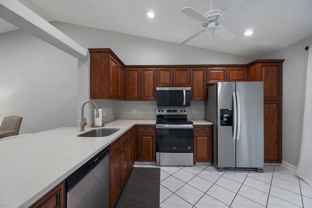 Image 12 of property listing at 12970 Dartford Trail 4, Wellington, FL 33414