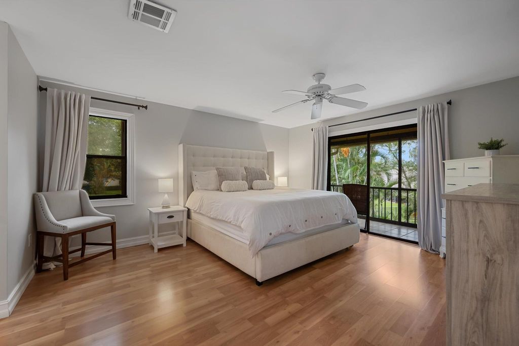 Image 14 of property listing at 12970 Dartford Trail 4, Wellington, FL 33414