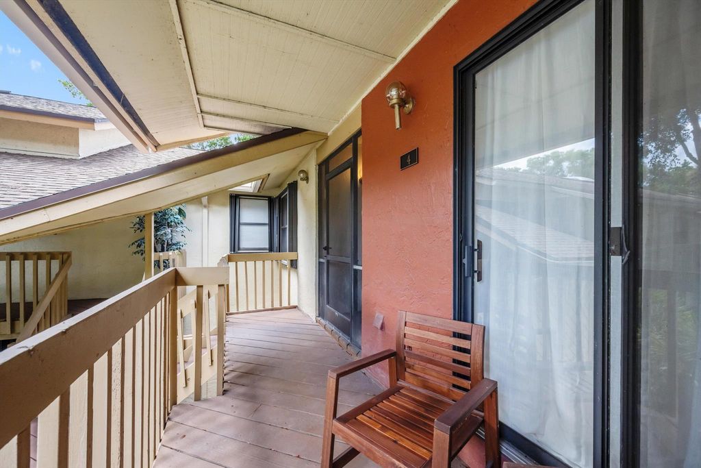 Image 2 of property listing at 12970 Dartford Trail 4, Wellington, FL 33414