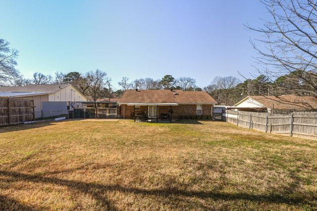 3710 Pratt Ln, Longview, TX 75604