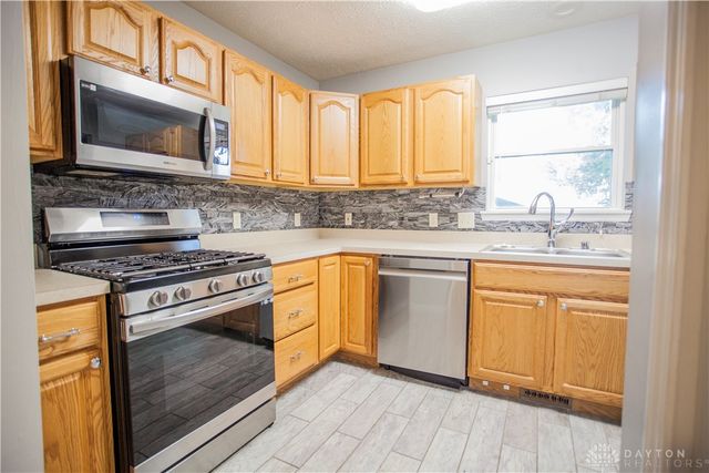 3302 Shorelands Road, Moraine, OH 45439
