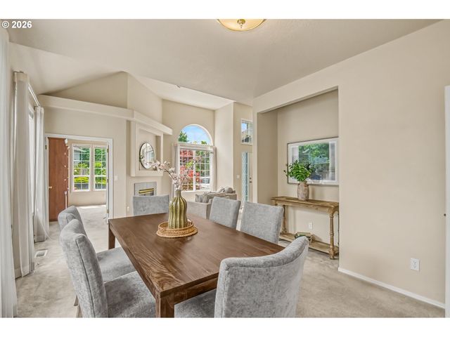 8891 Sw IOWA Dr, Tualatin, OR 97062