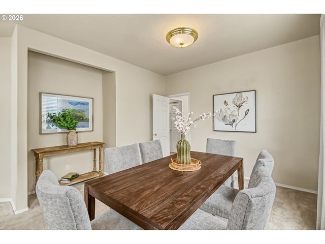 8891 Sw IOWA Dr, Tualatin, OR 97062
