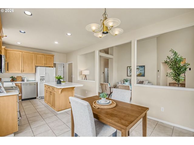 8891 Sw IOWA Dr, Tualatin, OR 97062