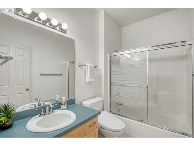 8891 Sw IOWA Dr, Tualatin, OR 97062