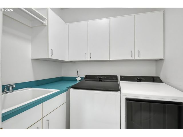 8891 Sw IOWA Dr, Tualatin, OR 97062