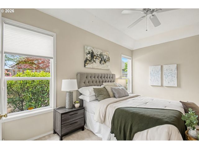 8891 Sw IOWA Dr, Tualatin, OR 97062