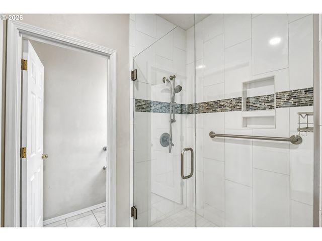 8891 Sw IOWA Dr, Tualatin, OR 97062
